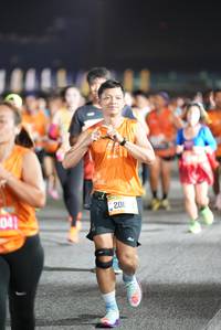 BIB: 041, 206
                            <button type="button" onclick="openModal(19606139)" class="btn btn-primary btn-sm float-right btn-popup" data-toggle="modal" data-target=".modal-high-quality">
                        <i class="fas fa-shopping-cart"></i> Add to Cart
                    </button>
                                            <button type="button" onclick="isThisMe(19606139, true)" class="btn btn-success btn-sm float-right btn-popup btn-isme hidden" data-toggle="tooltip" data-placement="bottom" title="นี่คือรูปของคุณใช่ไหม คลิกที่นี่เพื่อเอาเข้าอัลบั้ม">
                        <i class="fas fa-plus"></i> Add to album
                    </button>
                    <button type="button" onclick="isThisMe(19606139, false)" class="btn btn-warning btn-sm float-right btn-popup btn-isnotme hidden">
                        <i class="fas fa-ban"></i> Remove from album
                    </button>
